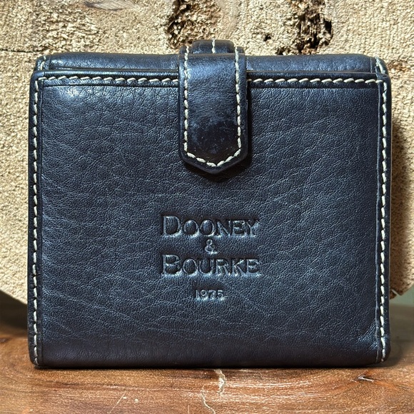 DOONEY & BOURKE Compact Bifold Snap Wallet - Picture 3 of 12